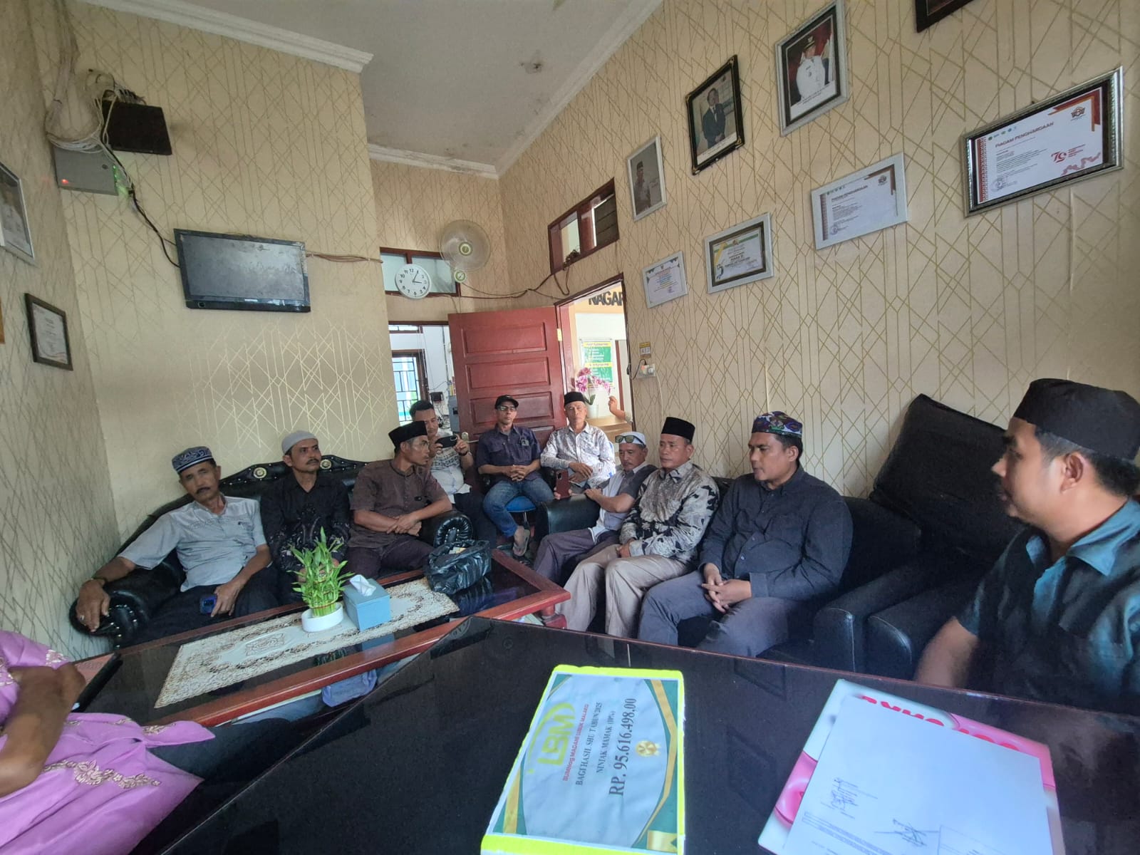 BUMNag Madani Lubuk Malako Serahkan SHU 2025 Kepada Ninik Mamak Sebanyak Rp. 95.616.498Juta