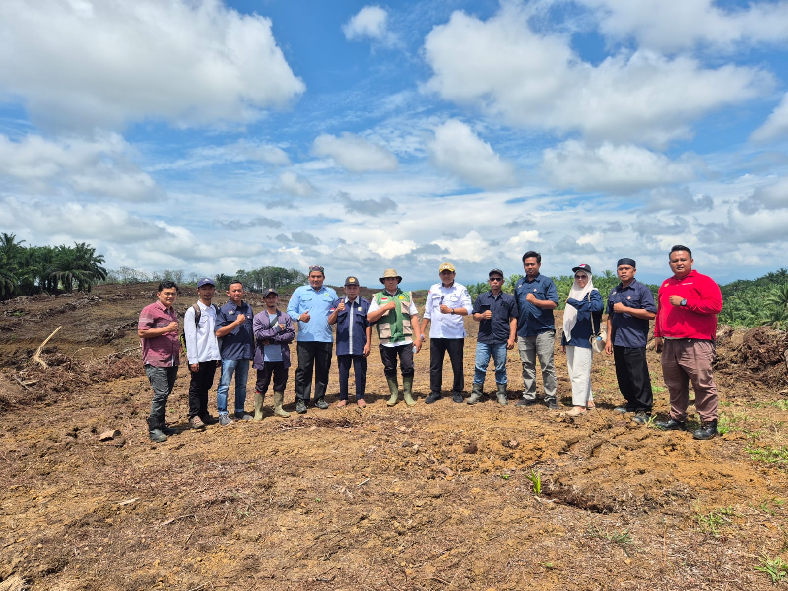 Tim PKSP melaksanakan kegiatan Monitoring dan Evaluasi (Monev) Program PSR Kebun Sawit Koperasi Produsen Madani Lubuk Malako